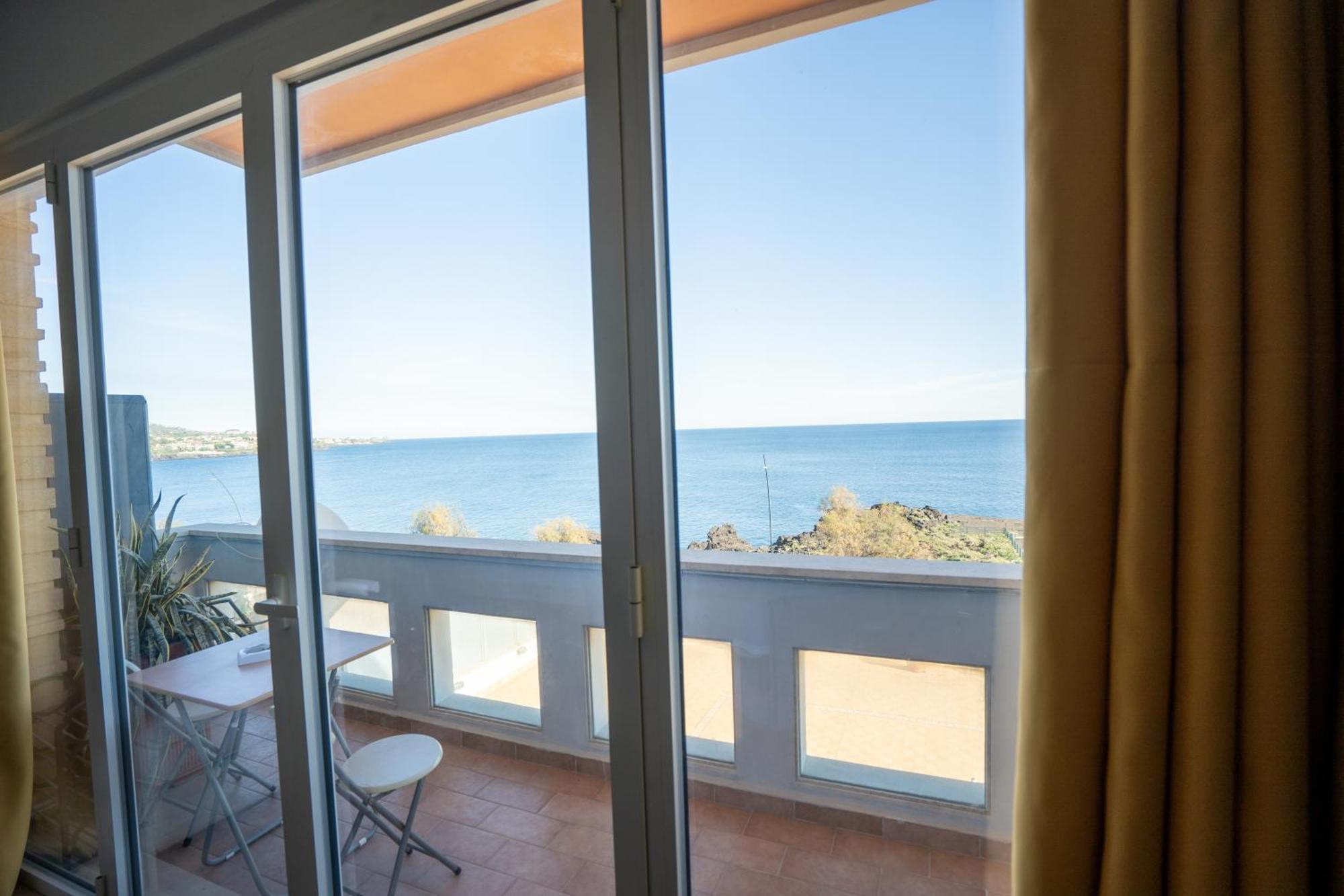 Perla Marina Sea View Apartment CTA Eksteriør billede